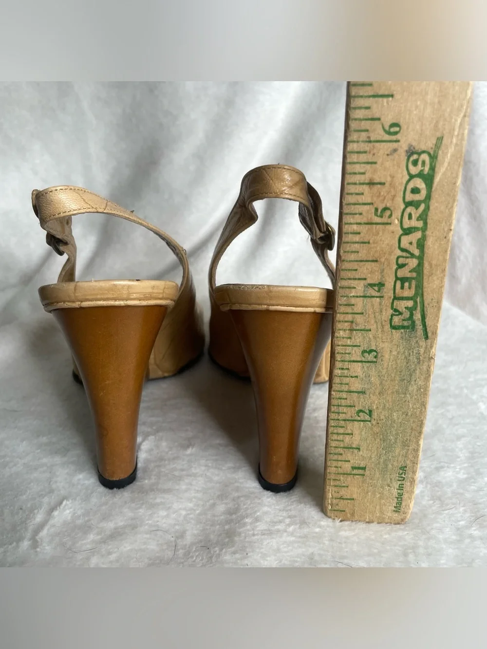 Stuart Weitzman Wedge Sandals 9.5 M Beige Croc Embossed Slingback Peep Toe Shoes